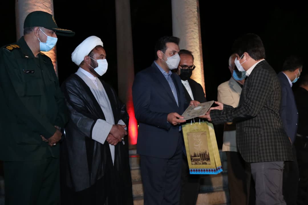 برگزاری شب‌شعر چله در مجموعه فرهنگی تاریخی حافظیه شیراز
